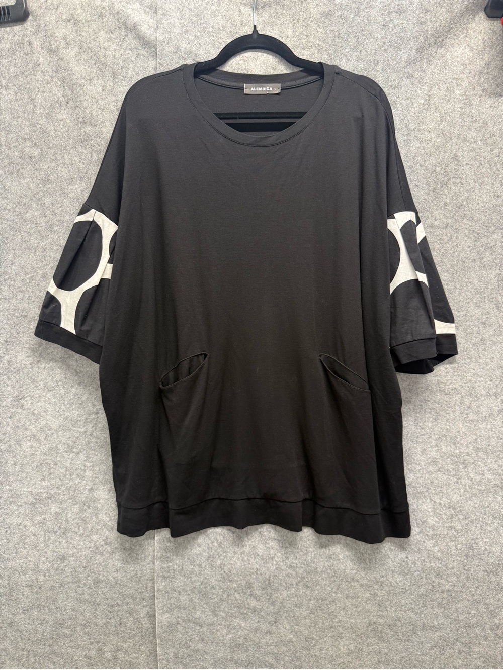 Alembika Black Relaxed Short-Sleeve Pocket Top with Contrast Sleeve Graphic